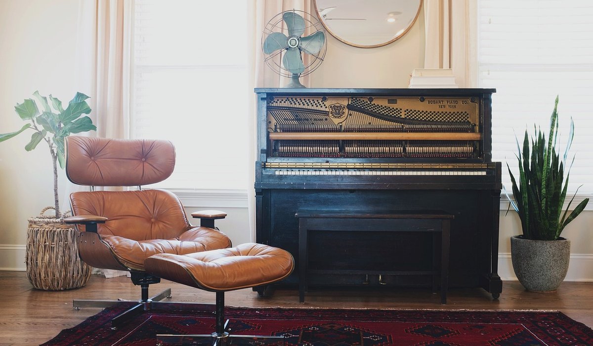 Simple Ways to Style a Coastal Cottage Interior